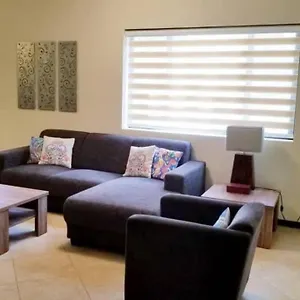 Luxurious 3 Bedroom House In Gold Coast Palm Beach